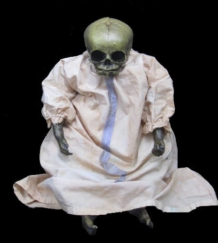 DEAD DOLLY