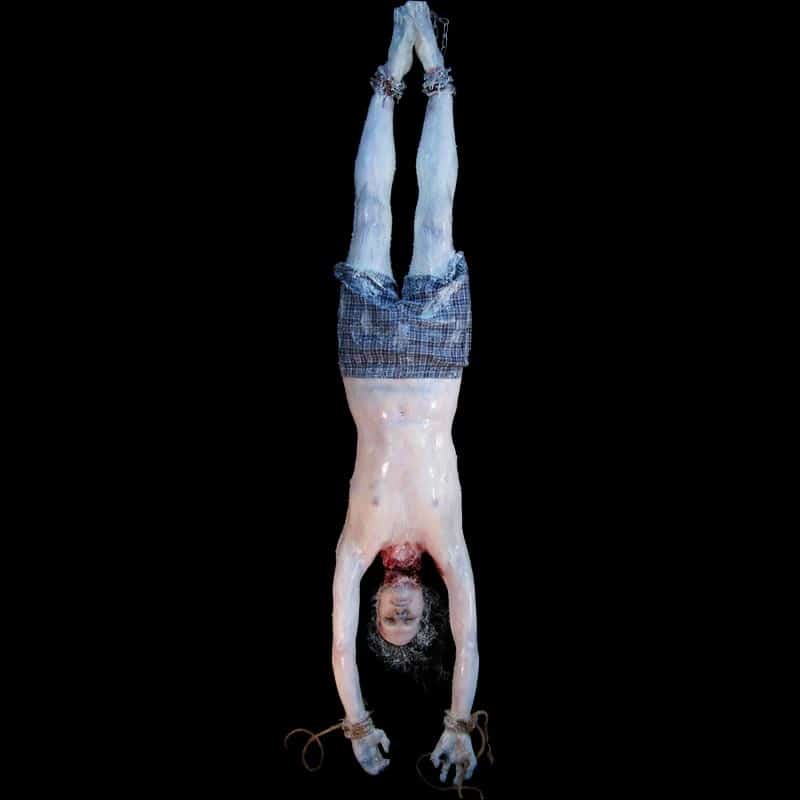 FRANK-HUNG @ FEET w/ CHAIN : FROZEN