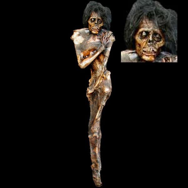 HANGING MUMMY – SMILE