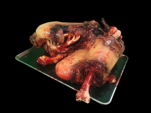 MINDI BODY ON TRAY – BLOODY