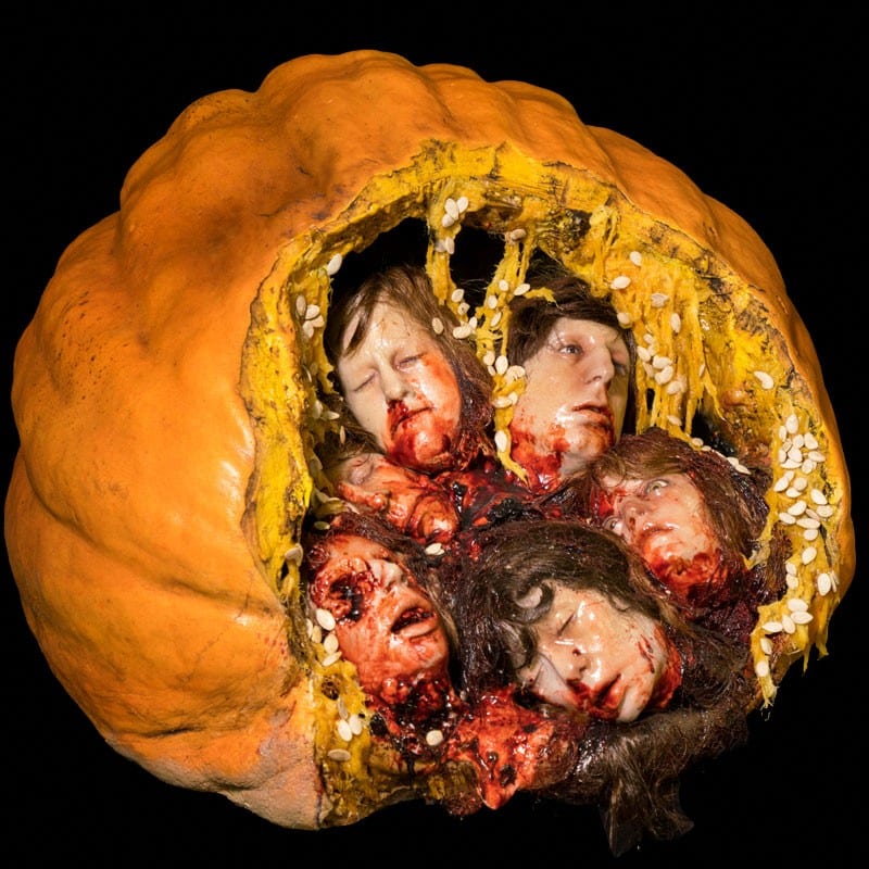 SLEEPY HOLLOW – HEADS INSIDE A GIANT PUMPKIN